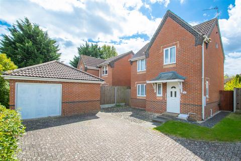 3 bedroom detached house for sale, Hawthorn Road, Haverhill CB9