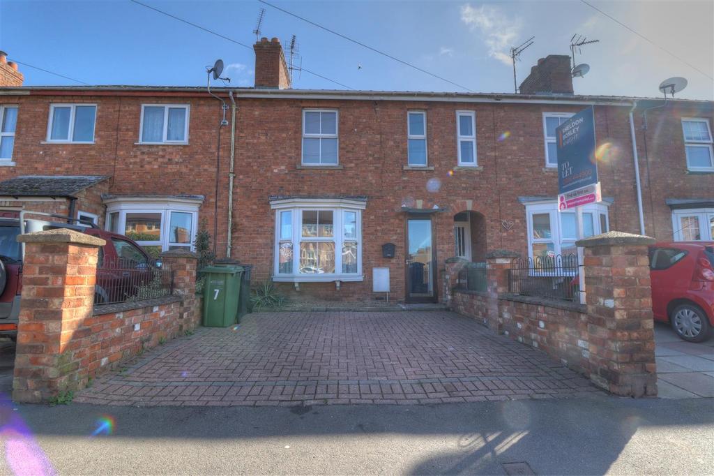 Briar Close, Evesham 3 bed terraced house £950 pcm (£219 pw)