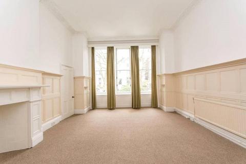 1 bedroom apartment to rent, Hamilton Terrace, St Johns Wood NW8