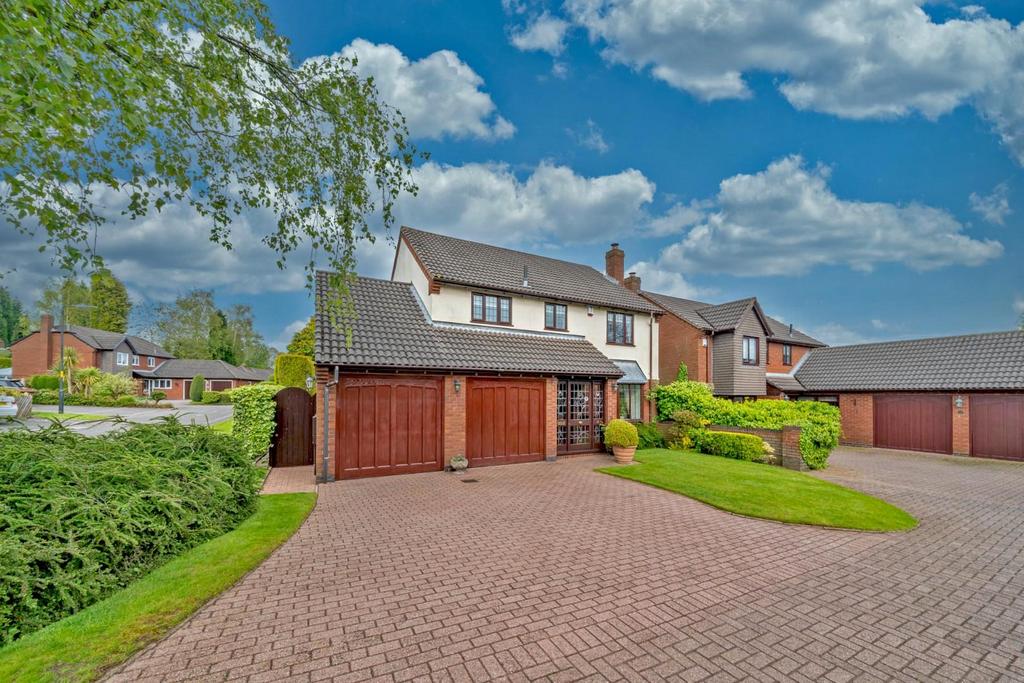 Pavillion Close, Walsall WS9 4 bed detached house for sale £525,000