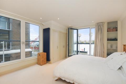 2 bedroom detached house to rent, Clove Hitch Quay, Battersea, SW11