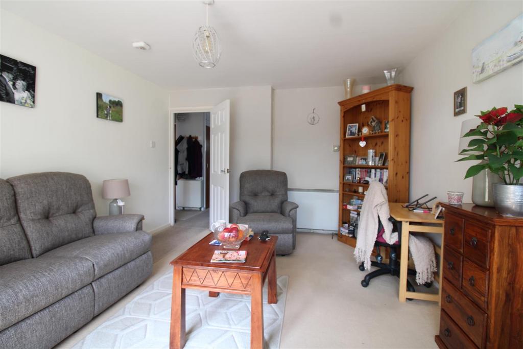 Chawn Hill Close, Stourbridge 1 bed apartment for sale £95,000