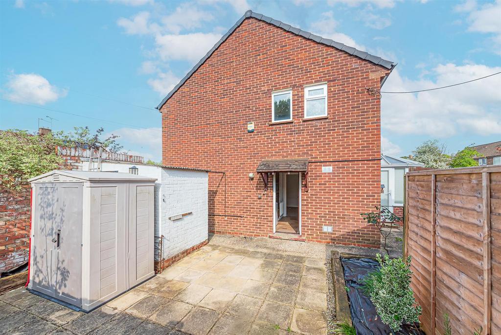 6 Hawthorn Close (19).jpg