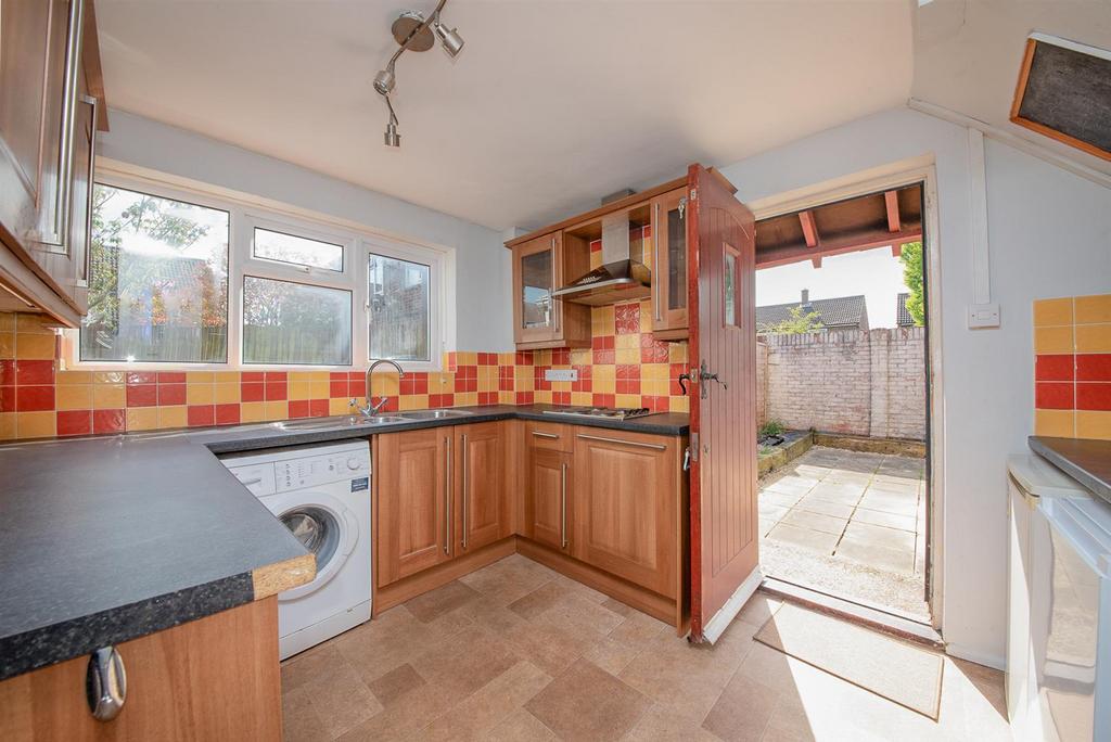 6 Hawthorn Close (12).jpg