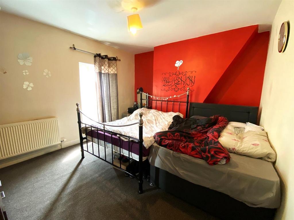 Bed 1.jpg