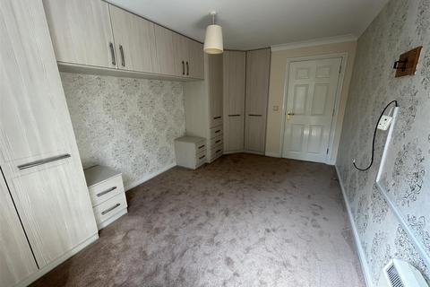 1 bedroom apartment for sale, Warburton Court, Uppermill, Oldham