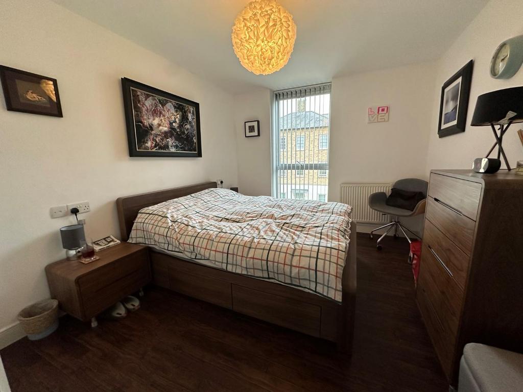Bedroom 1.jpg