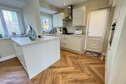34 Appleton Avenue, Great Barr, Birmingham, B43 5NA