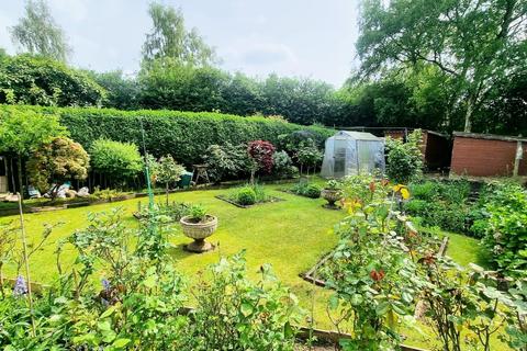 42 Blackberry Lane, Sutton Coldfield, B74 4JE