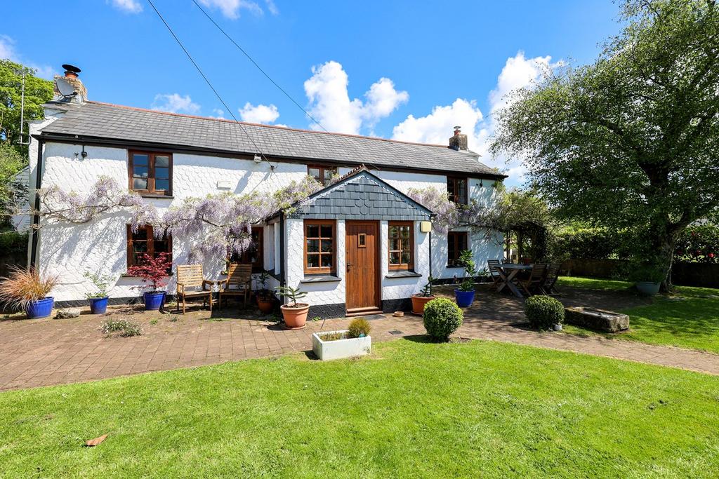 Coombe Road, Lanjeth, St Austell, PL26 4 bed cottage for sale £695,000