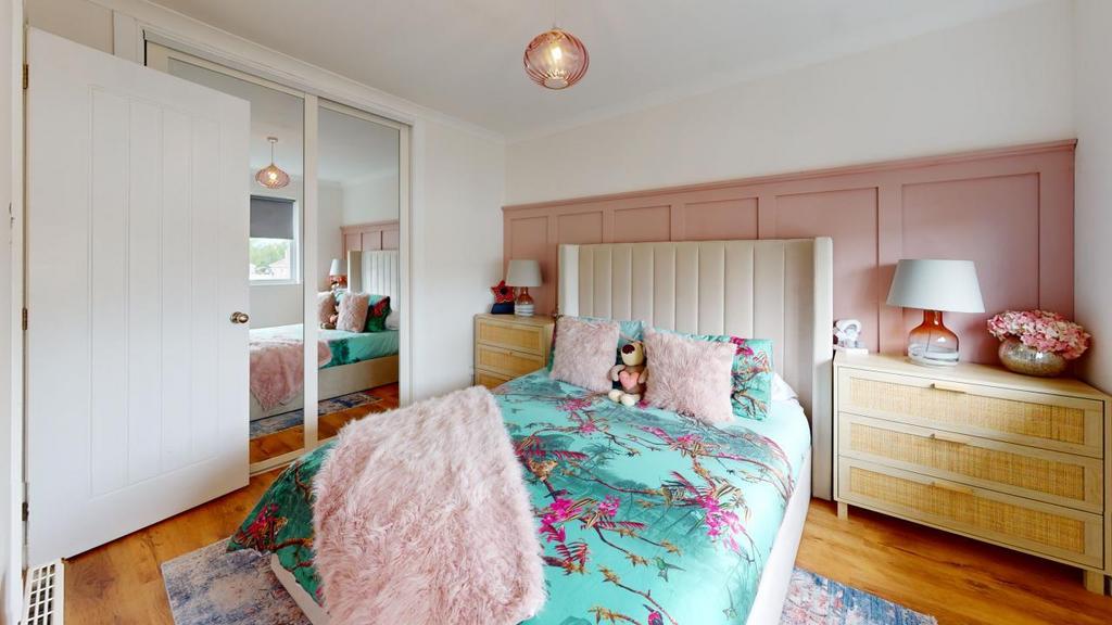 23-Saffron-Crescent-Bedroom 2.jpg