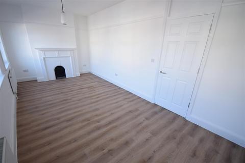 4 bedroom apartment to rent, King Street, Twickenham