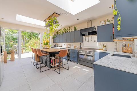 133 Haliburton Road, Twickenham, TW1 1PE