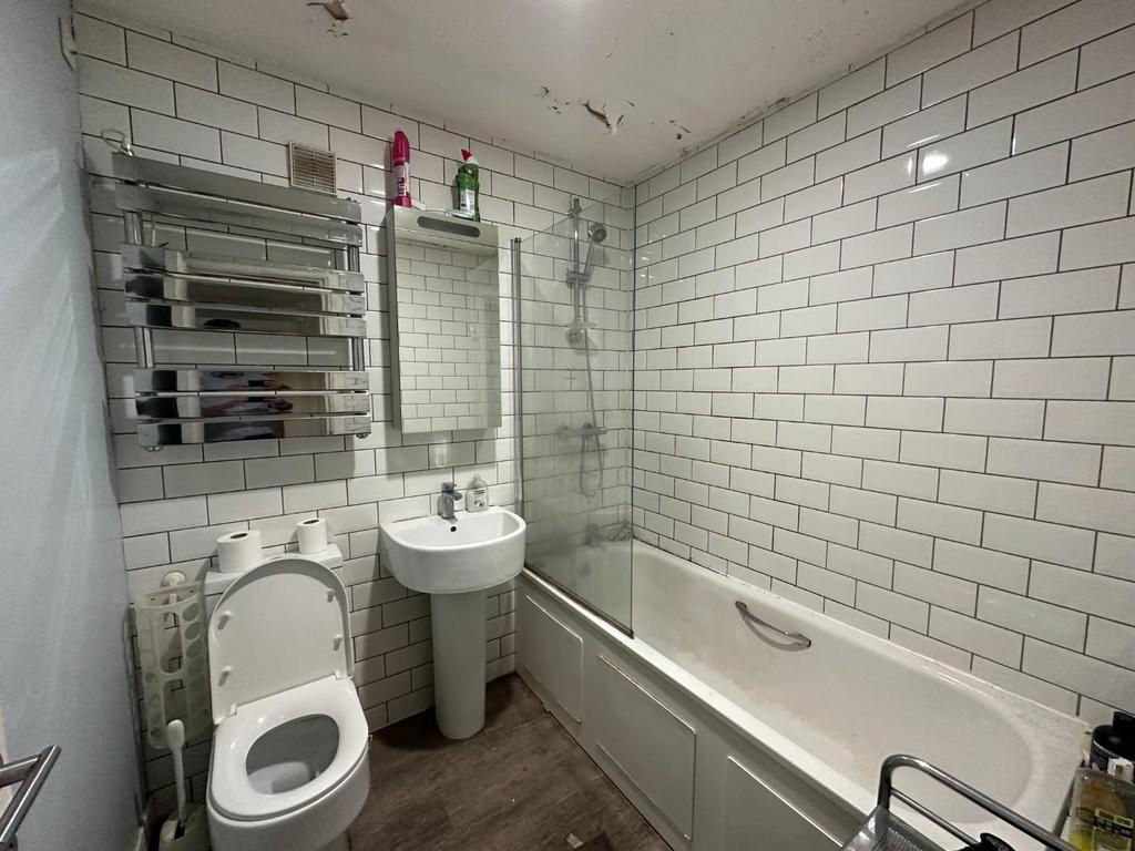 Bathroom.JPEG