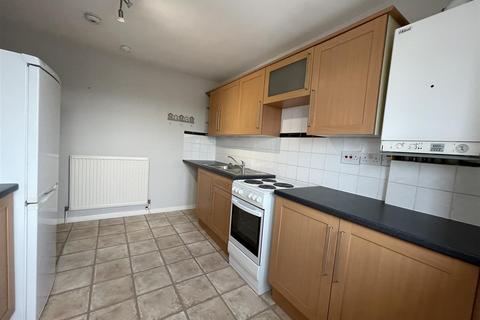 2 bedroom apartment to rent, Albion Road, Scarborough YO11