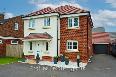 3 bedroom detached house for sale, West Field Road, Sapcote, Leicester