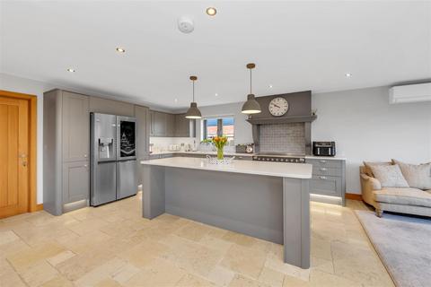 4 bedroom detached house for sale, Willow Corner, Wortham