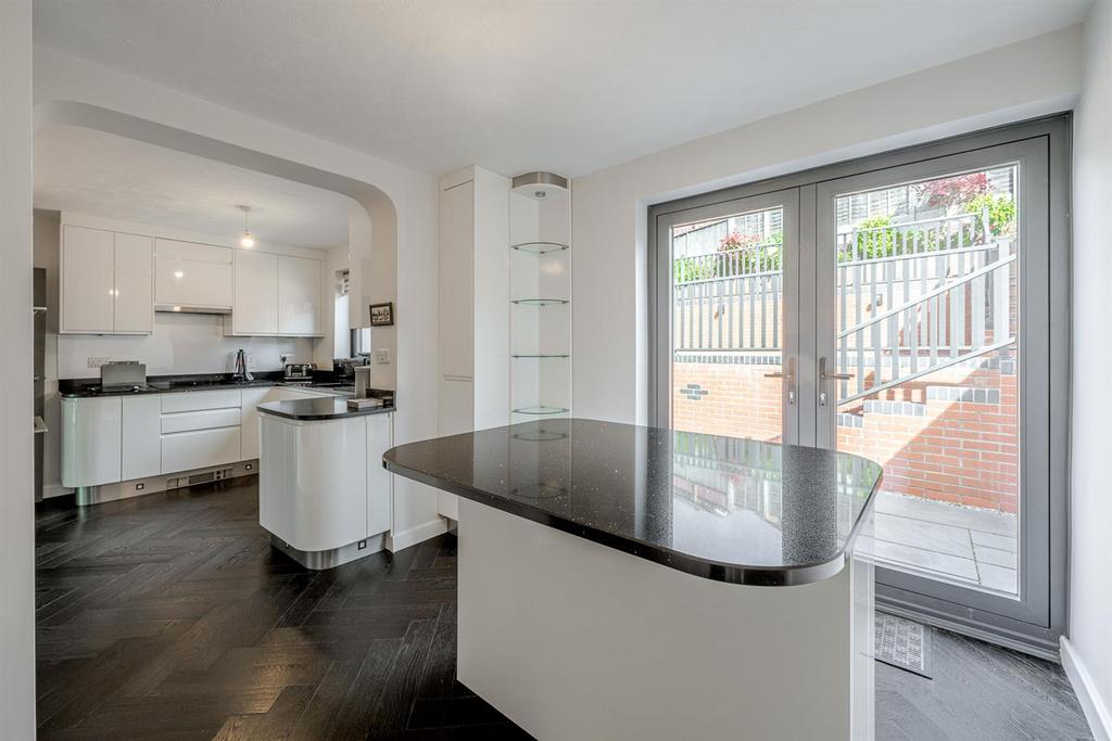 Lawnswood Road, Wordsley, DY8 5LW 3 bed detached house for sale £499,950