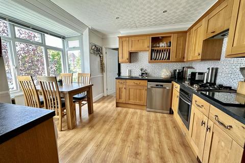 2 bedroom flat for sale, Mill Hill Road, Cowes