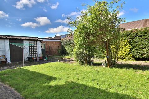 2 bedroom bungalow for sale, Moulder Road, Tewkesbury