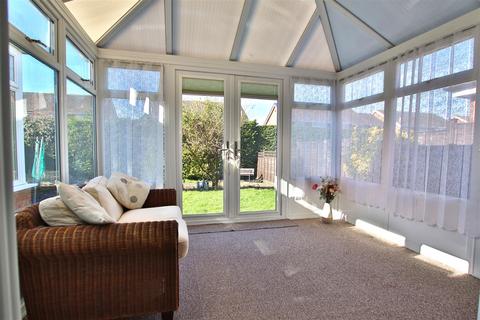 2 bedroom bungalow for sale, Moulder Road, Tewkesbury