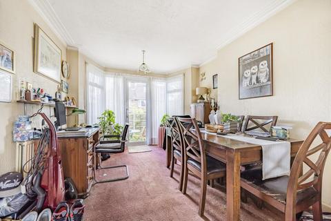 4 Parsons Crescent, Edgware, HA8 8QG