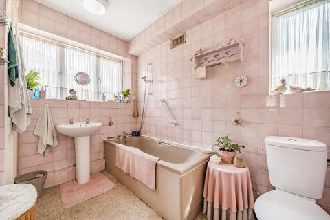 4 Parsons Crescent, Edgware, HA8 8QG