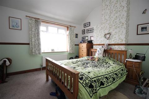 2 bedroom semi-detached house for sale, Parkfields, Chippenham SN15