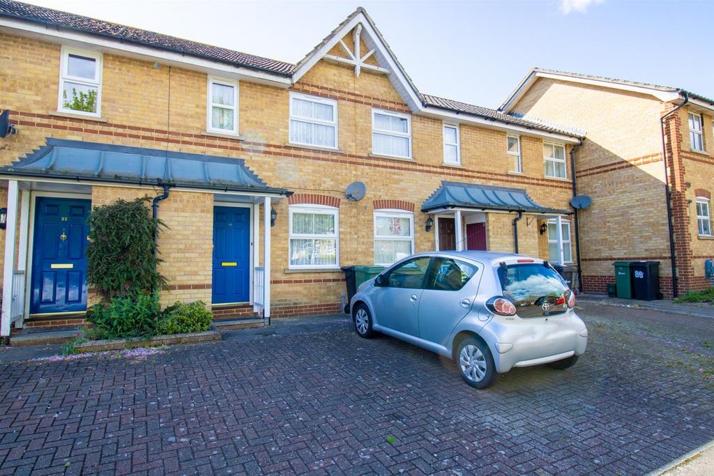 Keeble Way, Braintree 2 bed terraced house £1,250 pcm (£288 pw)