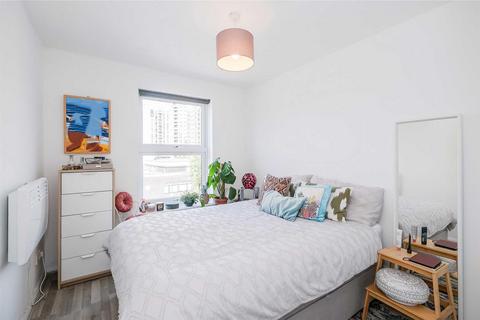 1 bedroom flat to rent, Forest Road, Latchingdon Court, London