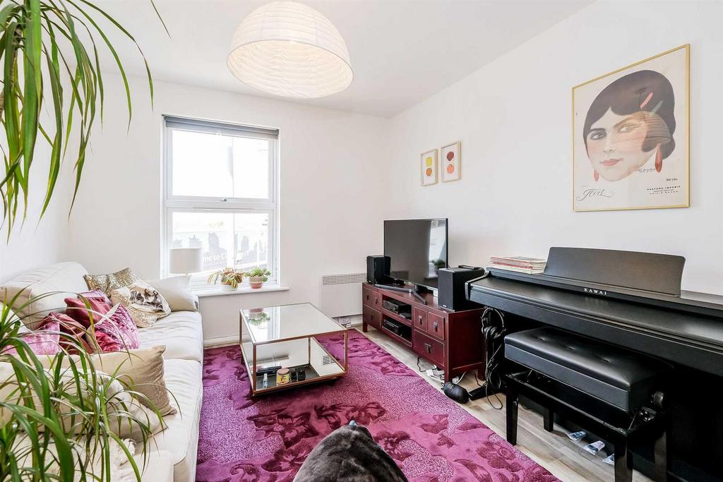 Forest Road, Latchingdon Court, London 1 bed flat to rent £1,395 pcm