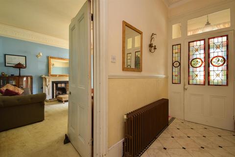 4 bedroom semi-detached house for sale, St. Helens Crescent, Hastings