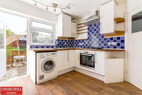 3 bedroom terraced house to rent, Roding Road, Loughton