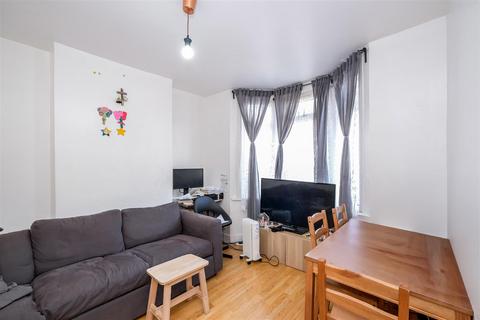 3 bedroom house for sale, Carlton Road, Walthamstow