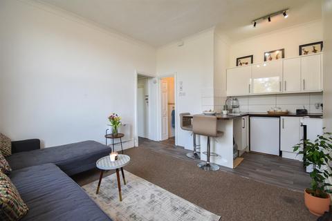 1 bedroom flat for sale, Pevensey Road, St Leonards-On-Sea