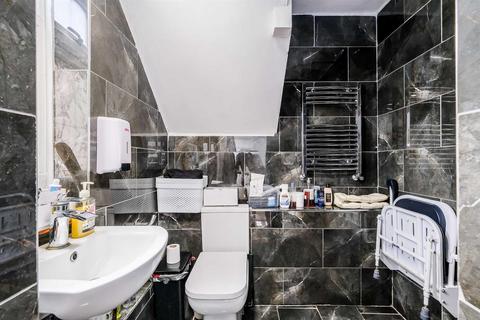 35 Valley Side, London, E4 7SR