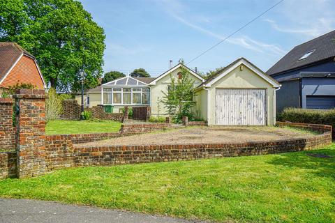 3 bedroom bungalow for sale, Oakhurst Road, Battle