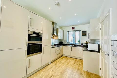 31 Angus Way, Whitehouse, Milton Keynes, MK8 1AT