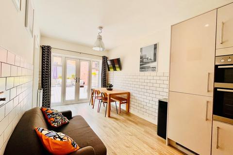 31 Angus Way, Whitehouse, Milton Keynes, MK8 1AT