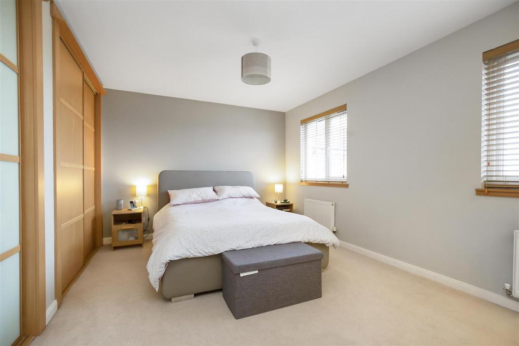 13 Lochwood Park16.jpg