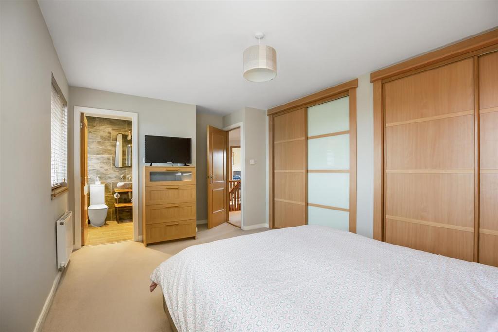 13 Lochwood Park17.jpg