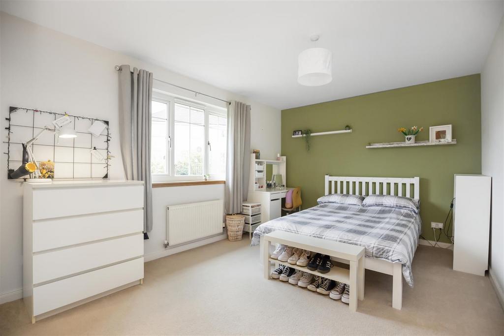 13 Lochwood Park20.jpg
