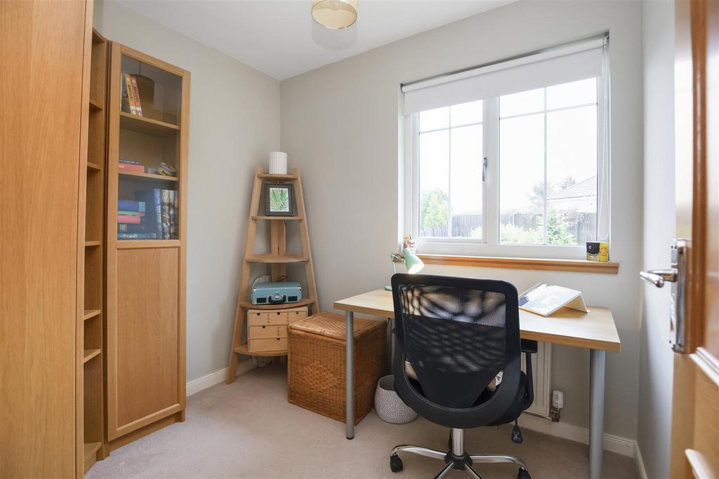 13 Lochwood Park25.jpg
