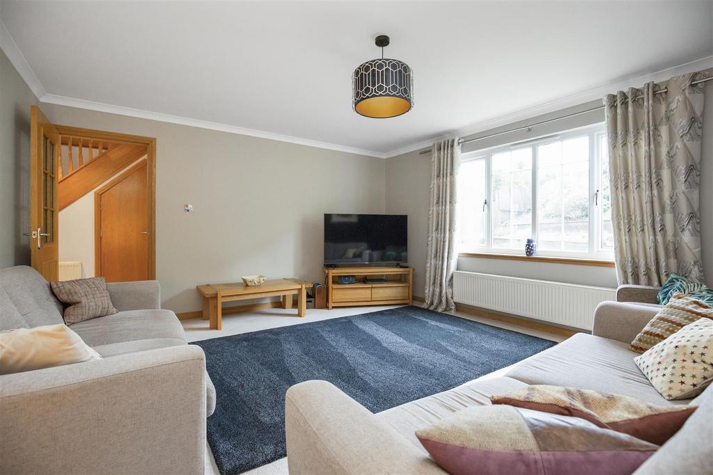 13 Lochwood Park6.jpg