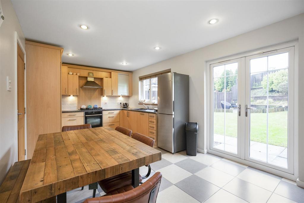 13 Lochwood Park7.jpg