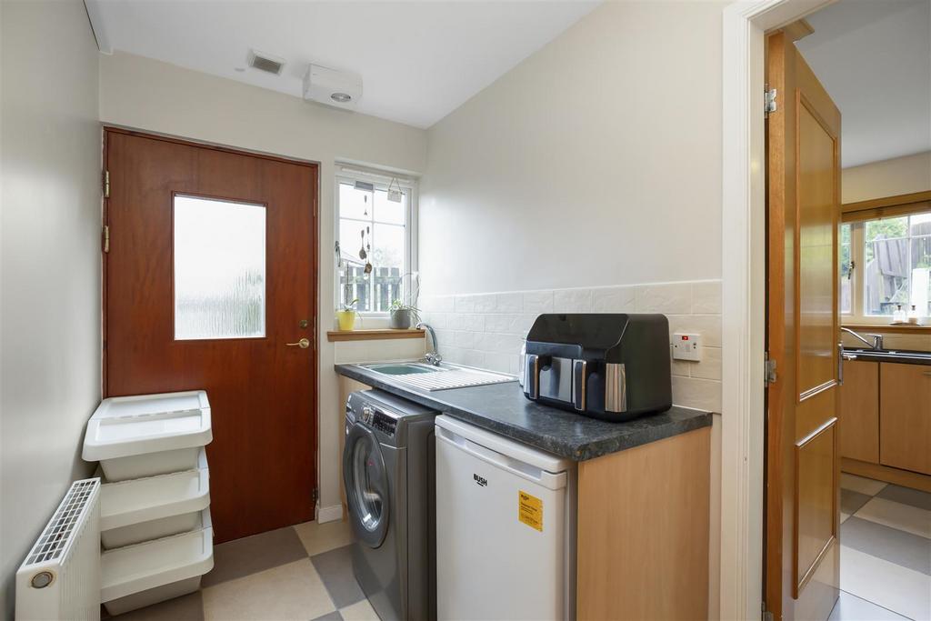 13 Lochwood Park11.jpg