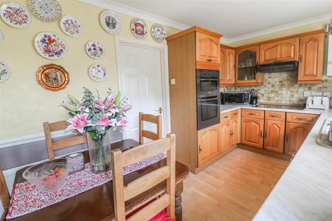 3 bedroom end of terrace house for sale, The Wrens, Harlow