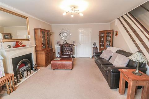 3 bedroom end of terrace house for sale, The Wrens, Harlow