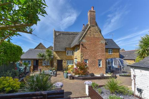 4 bedroom cottage for sale, Doves Lane, Moulton, Northampton