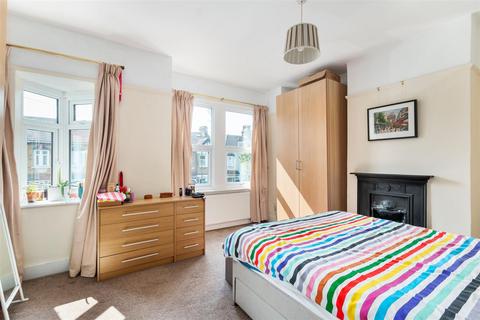 80 Carlton Park Avenue, London, SW20 8BL